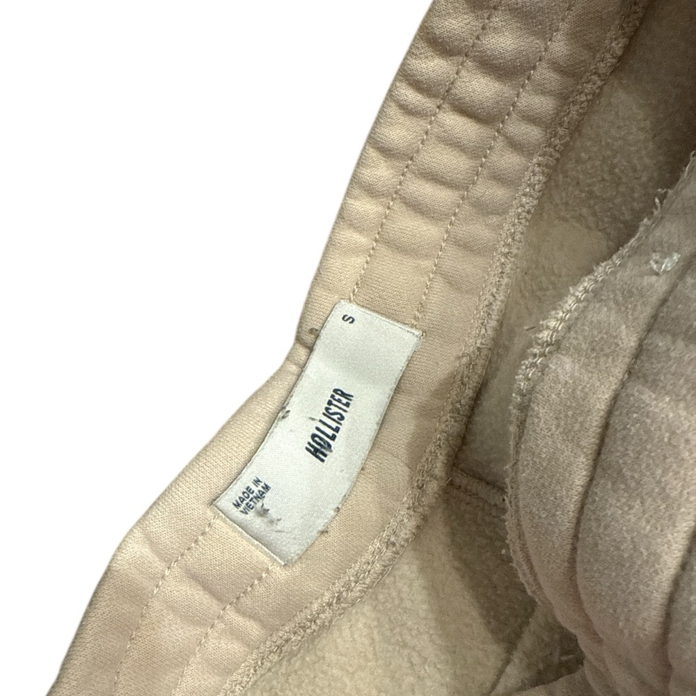 Hollister Beige Women's Sweats - Picture 4 of 5